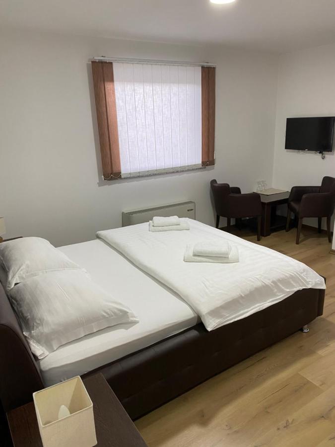 Motel Oaza Казин Екстериор снимка